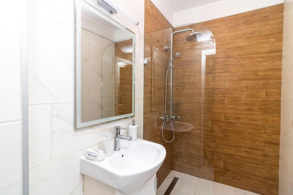 Spacious Aristocratic Apt. With A Colourful View Sofia Bagian luar foto