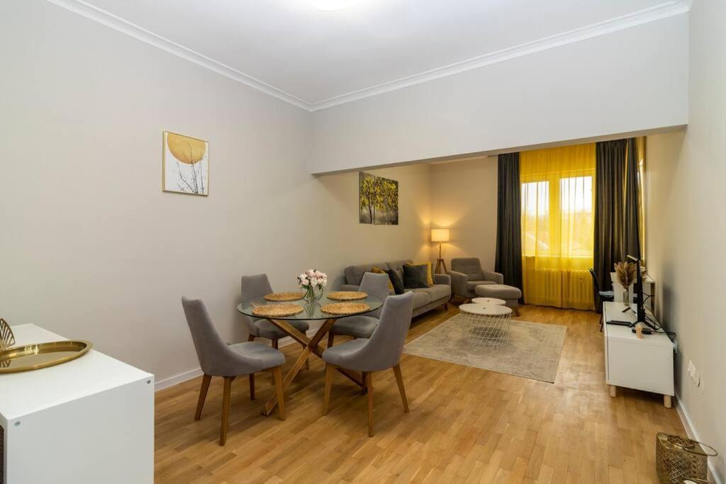 Spacious Aristocratic Apt. With A Colourful View Sofia Bagian luar foto