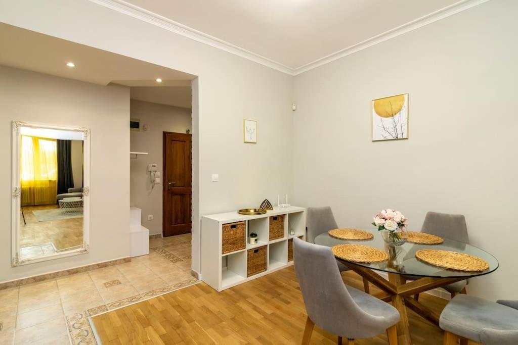 Spacious Aristocratic Apt. With A Colourful View Sofia Bagian luar foto