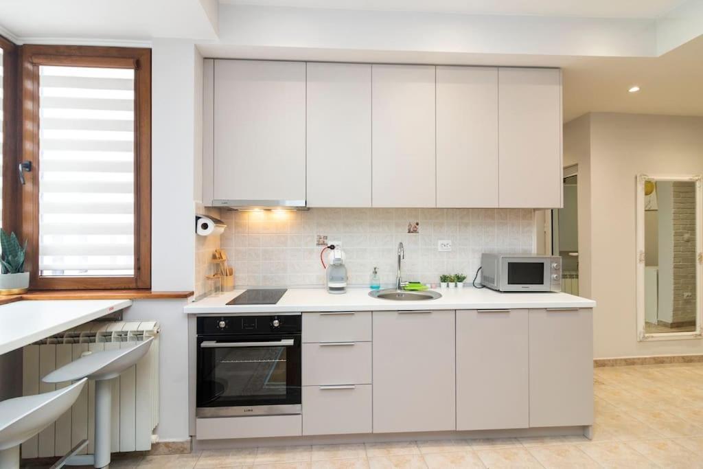 Spacious Aristocratic Apt. With A Colourful View Sofia Bagian luar foto