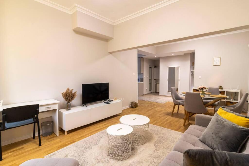 Spacious Aristocratic Apt. With A Colourful View Sofia Bagian luar foto